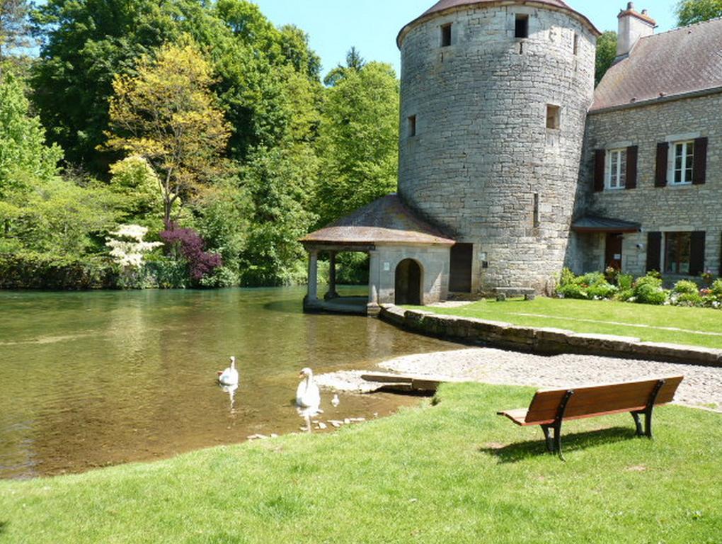 Le Gite Du Petit Lavoir Beze Bilik gambar
